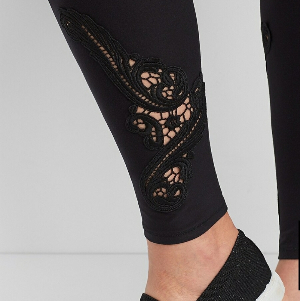 Maurices Ultra Soft Crochet Bottom Leggings Plus 0 - Picture 1 of 6